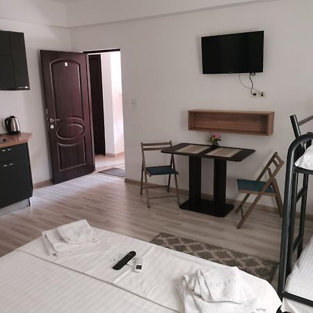 Hotel Ipsilanti Iasi Extérieur photo